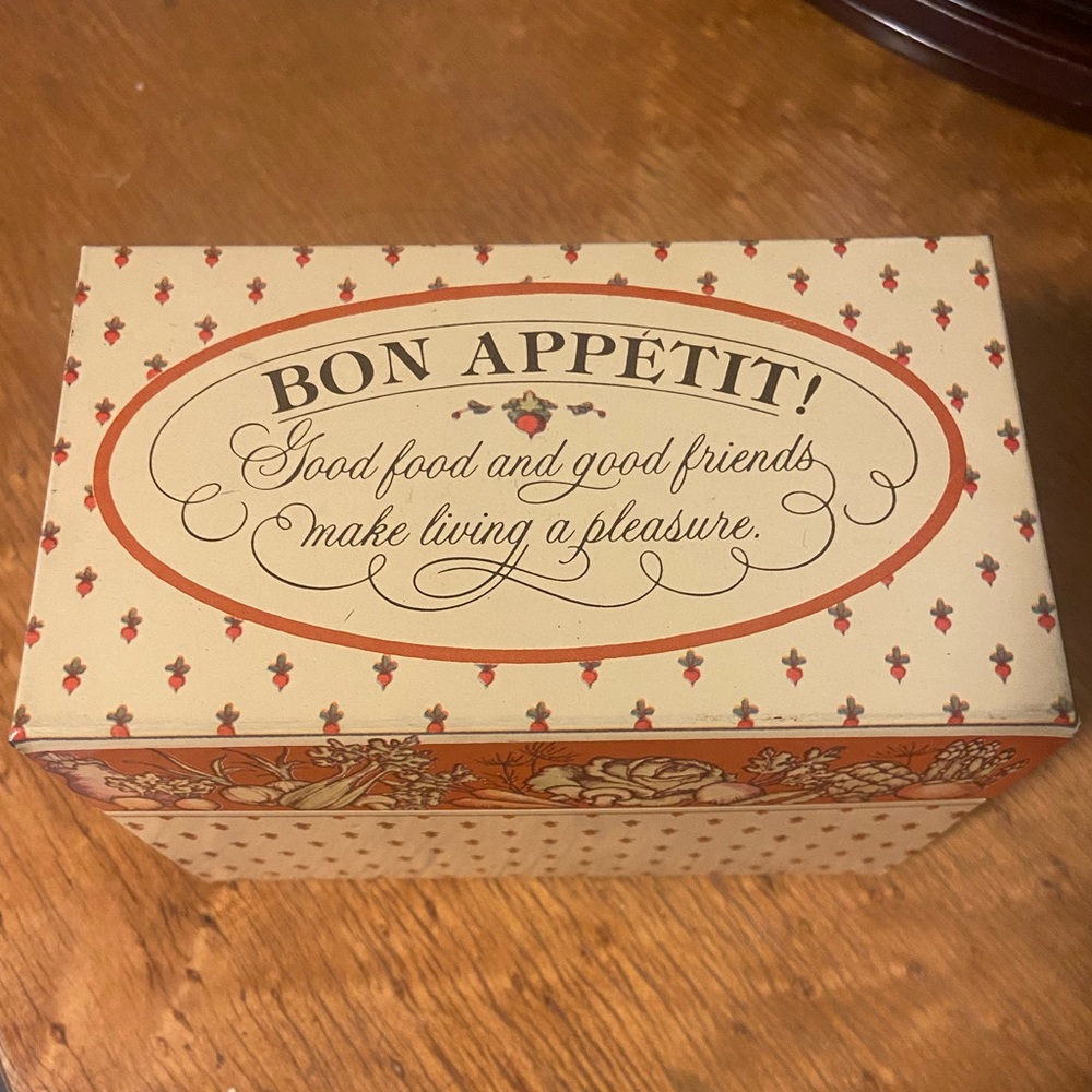 Vintage. Hallmark Recipe Tin “Bon Appetit Good Food Good Friends”